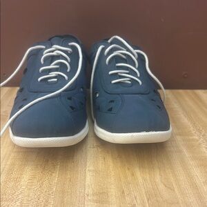 Bees by Beacon Navy Casual Sneakers, lace up